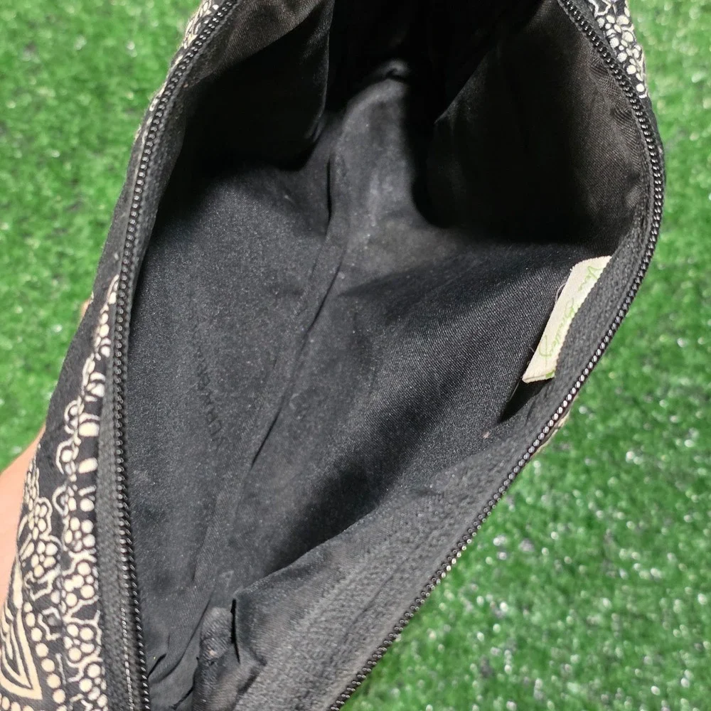 Vera Bradley Cosmetic Bag in Blanco Bouquet